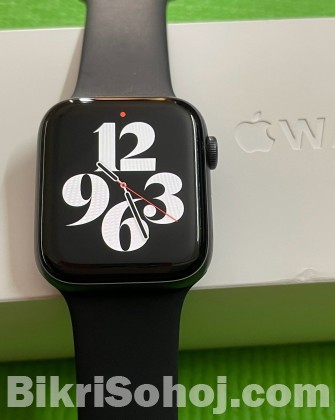 Apple Watch 44mm Like New Full Box